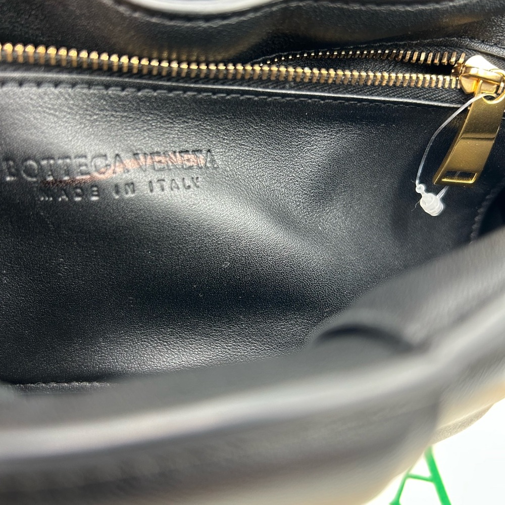 Women's Bottega Venetta Maxi lambskin intreccio padded chain cassette Crossbody - Picture 13 of 13